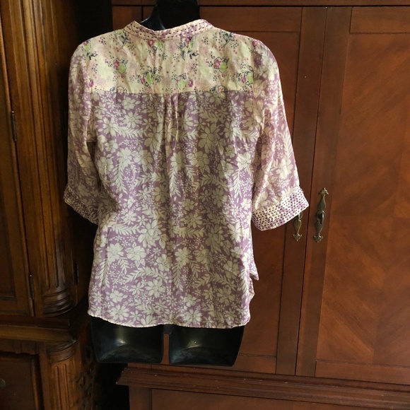 Common Thread Embroidered Top size Medium - Picture 9 of 10
